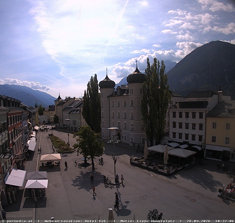 Archiv Foto Webcam Der Marktplatz von Lienz