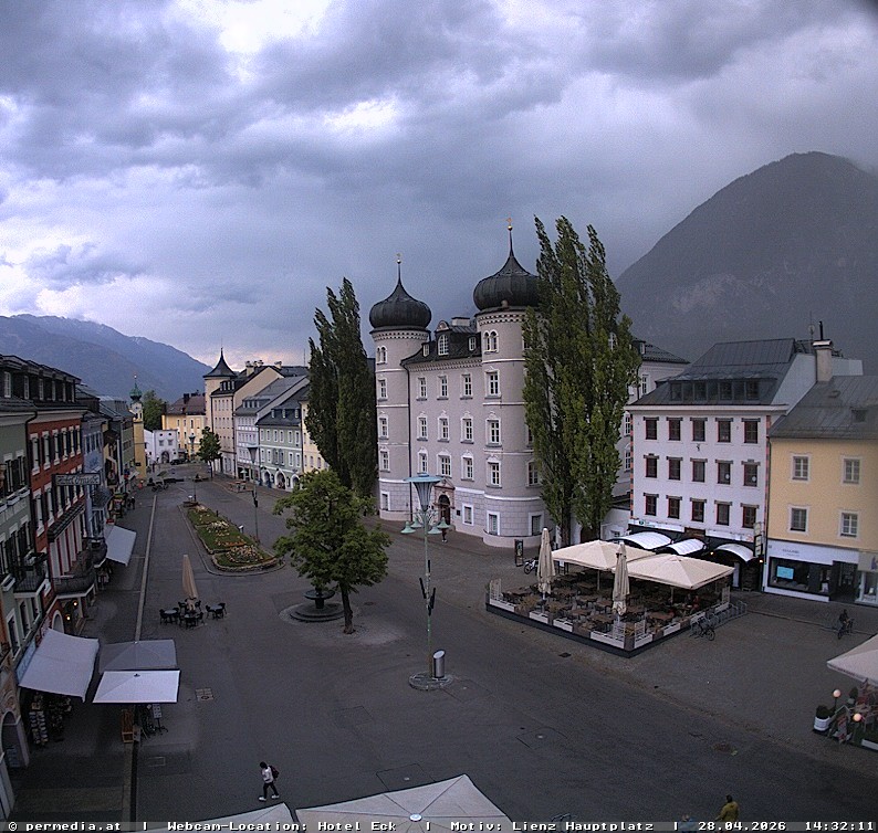 Archiv Foto Webcam Der Marktplatz von Lienz