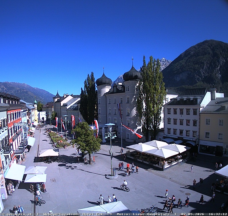 Archiv Foto Webcam Der Marktplatz von Lienz