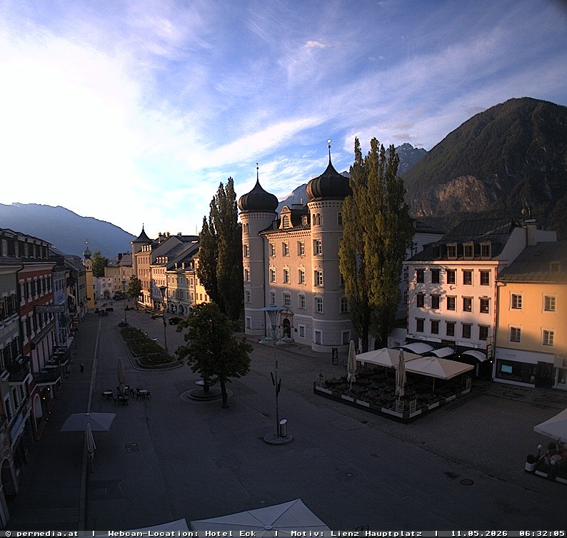 Archiv Foto Webcam Der Marktplatz von Lienz