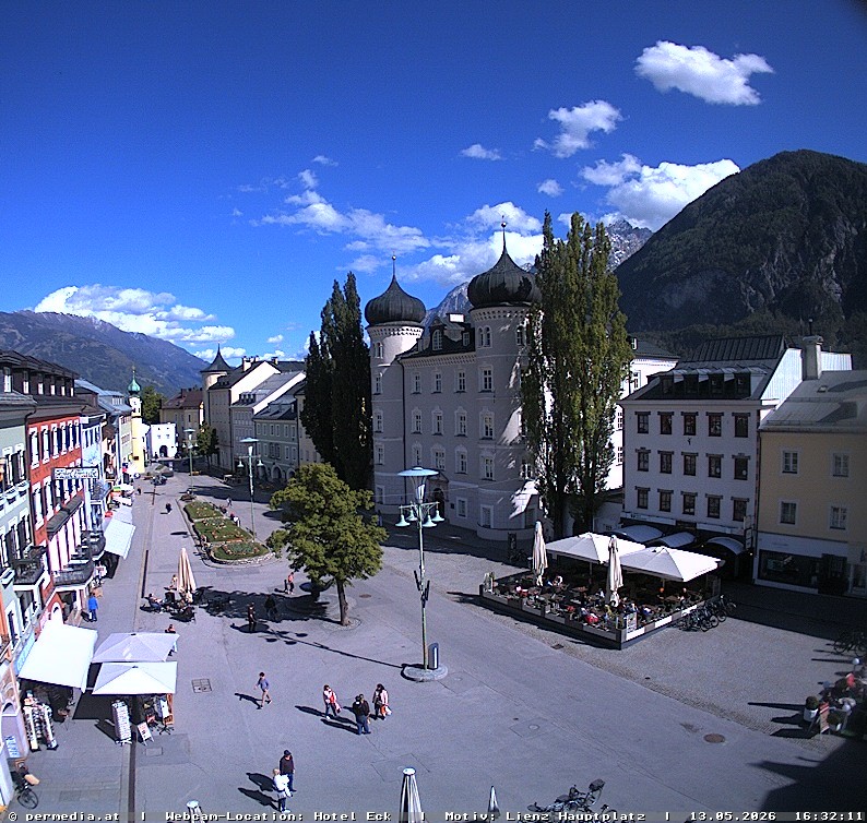 Archiv Foto Webcam Der Marktplatz von Lienz