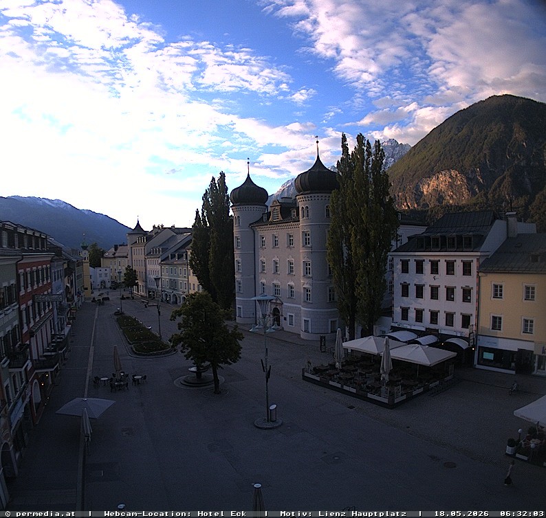 Archiv Foto Webcam Der Marktplatz von Lienz