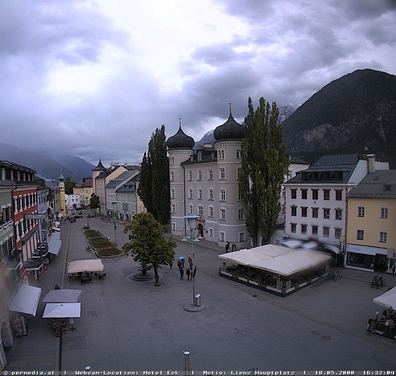 Archiv Foto Webcam Der Marktplatz von Lienz