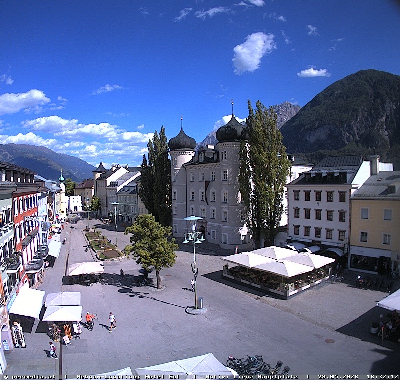 Archiv Foto Webcam Der Marktplatz von Lienz