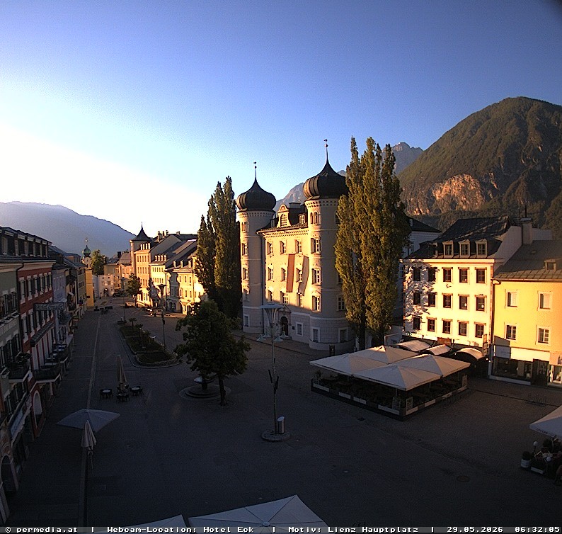 Archiv Foto Webcam Der Marktplatz von Lienz