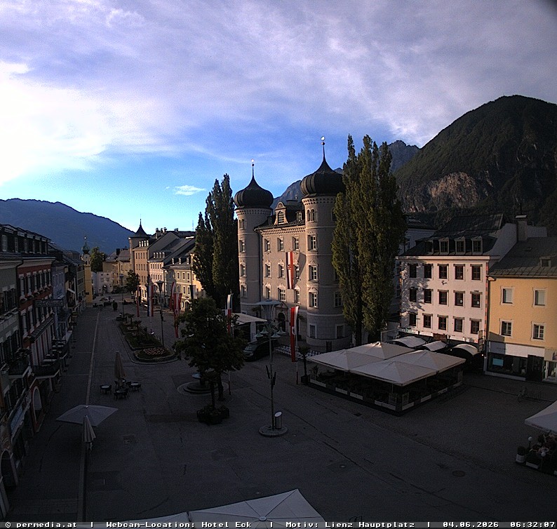 Archiv Foto Webcam Der Marktplatz von Lienz