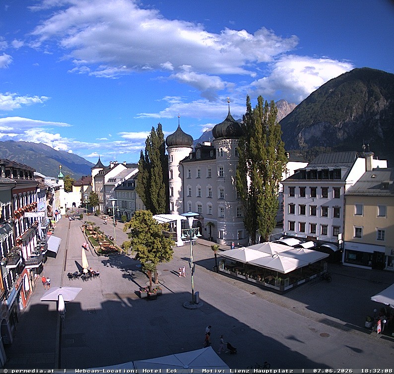 Archiv Foto Webcam Der Marktplatz von Lienz