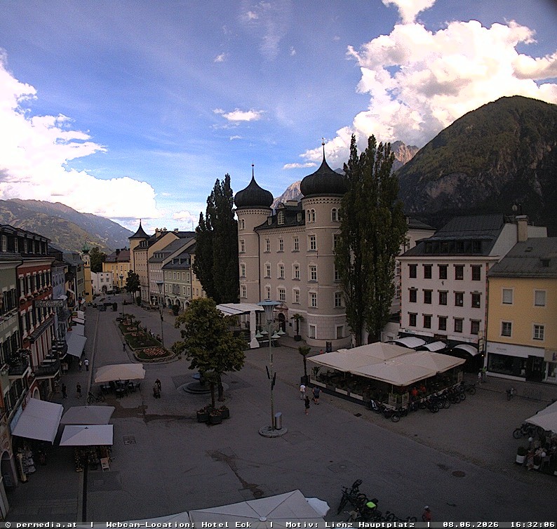 Archiv Foto Webcam Der Marktplatz von Lienz