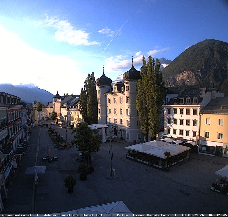 Archiv Foto Webcam Der Marktplatz von Lienz