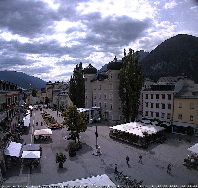 Archiv Foto Webcam Der Marktplatz von Lienz