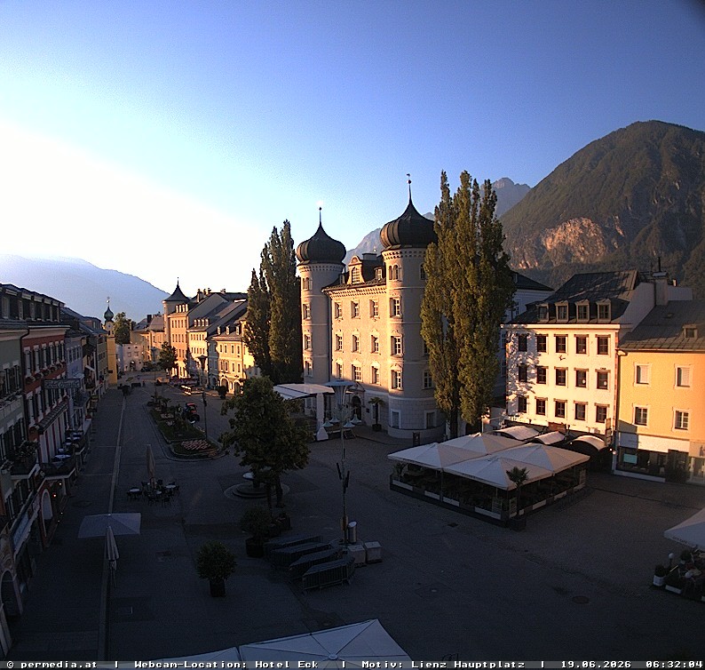 Archiv Foto Webcam Der Marktplatz von Lienz