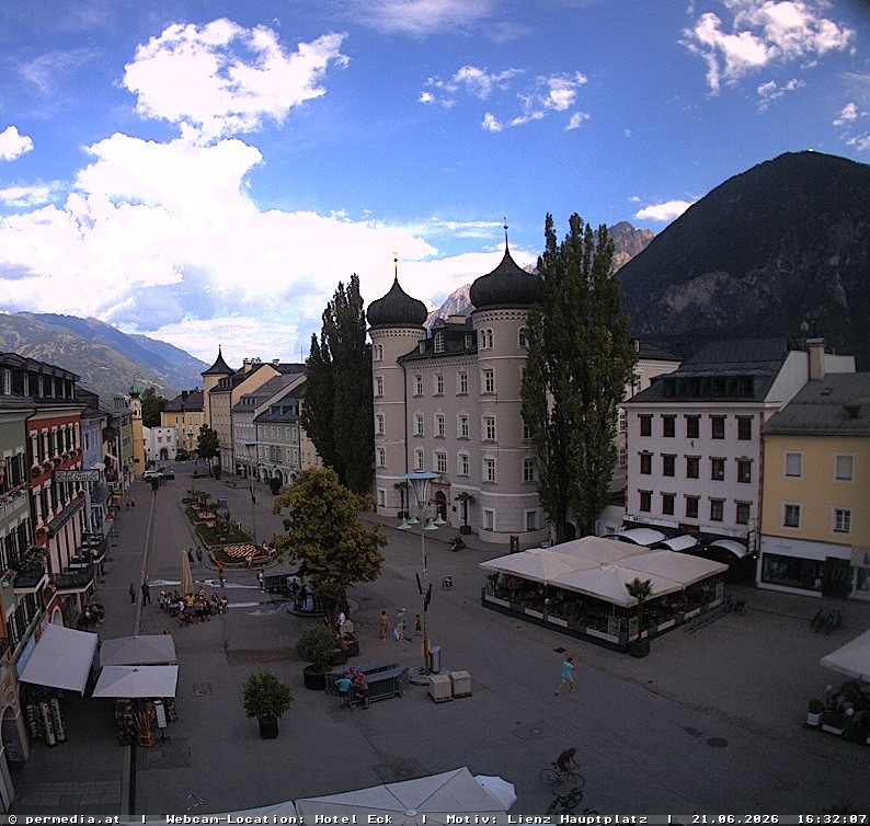 Archiv Foto Webcam Der Marktplatz von Lienz
