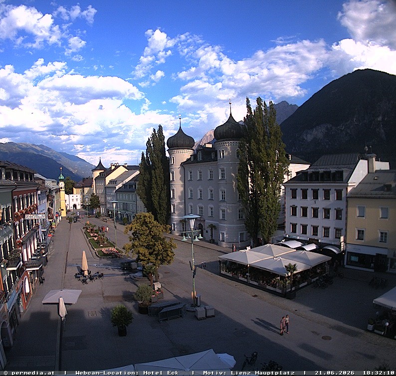 Archiv Foto Webcam Der Marktplatz von Lienz