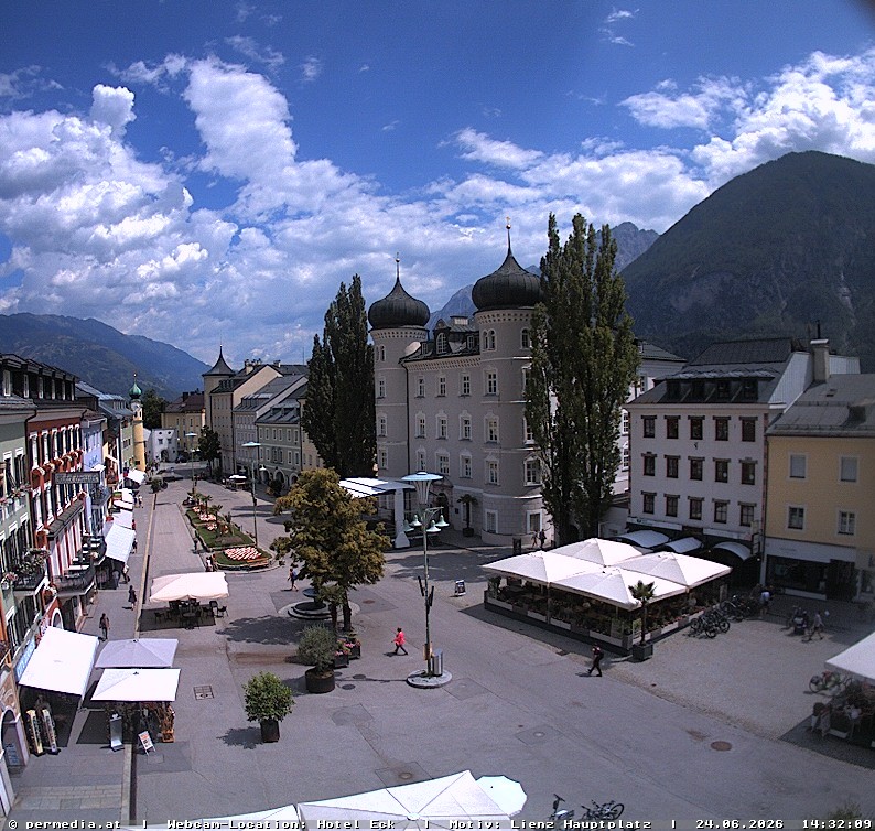 Archiv Foto Webcam Der Marktplatz von Lienz