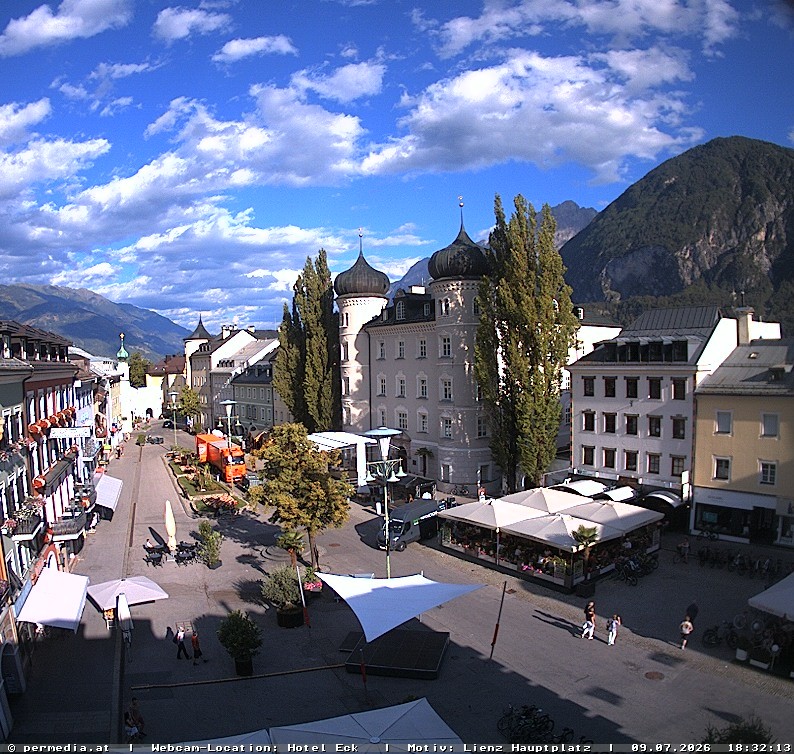 Archiv Foto Webcam Der Marktplatz von Lienz
