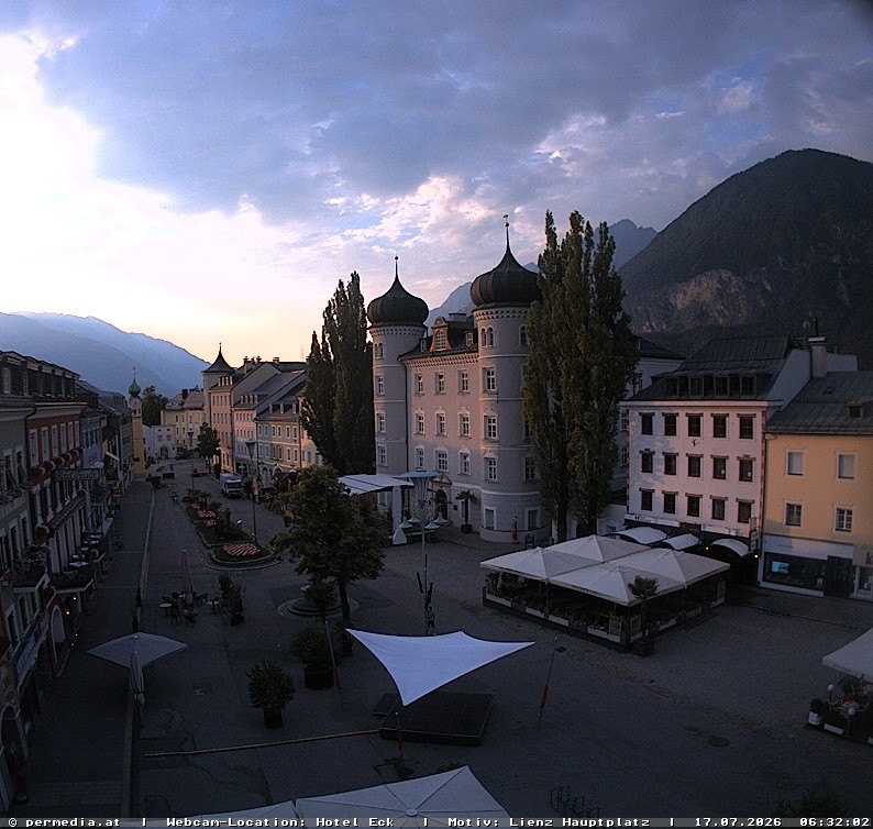 Archiv Foto Webcam Der Marktplatz von Lienz