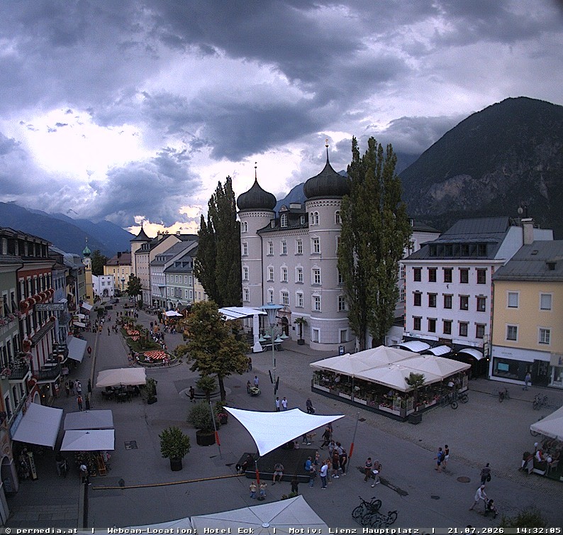 Archiv Foto Webcam Der Marktplatz von Lienz