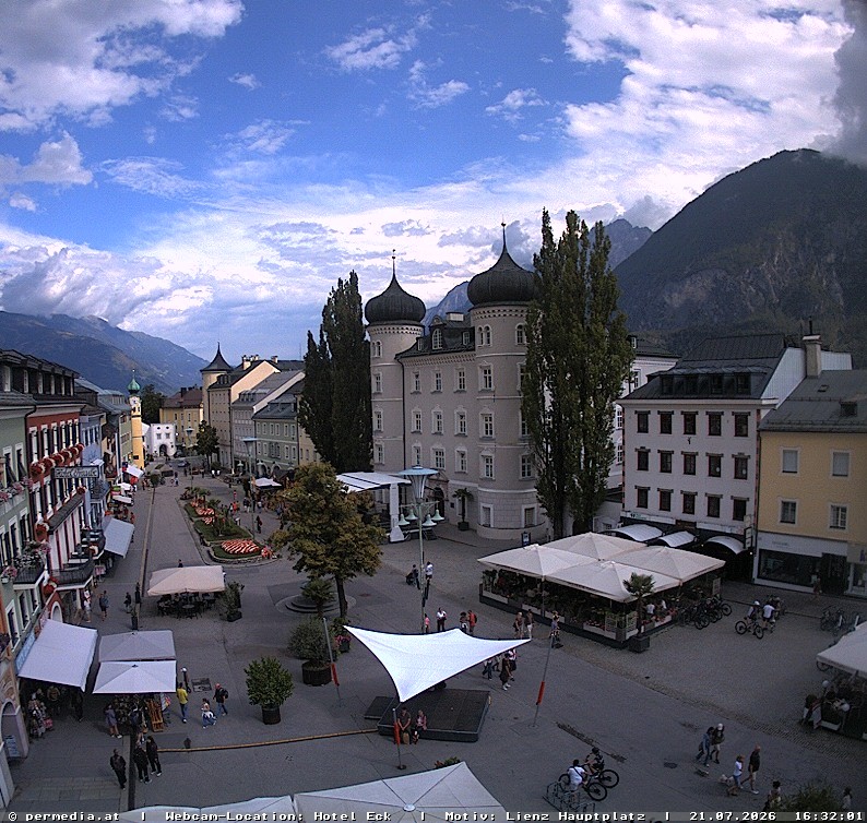 Archiv Foto Webcam Der Marktplatz von Lienz
