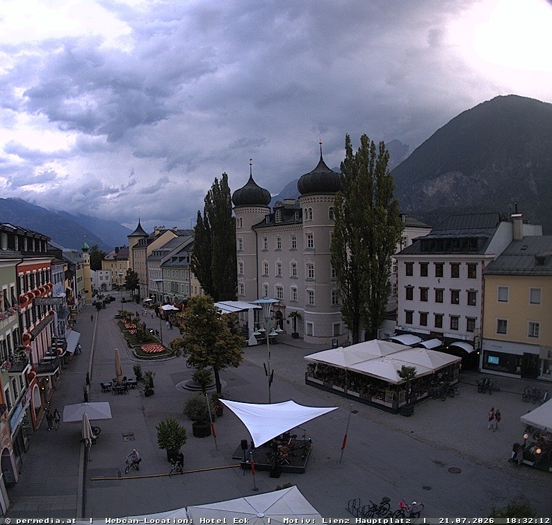 Archiv Foto Webcam Der Marktplatz von Lienz