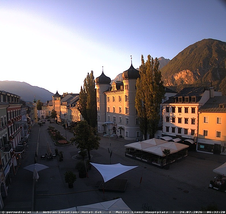 Archiv Foto Webcam Der Marktplatz von Lienz