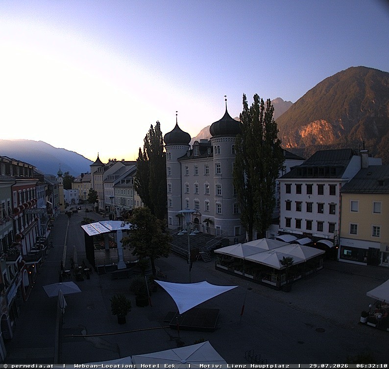 Archiv Foto Webcam Der Marktplatz von Lienz