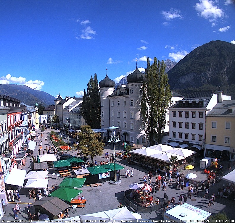 Archiv Foto Webcam Der Marktplatz von Lienz