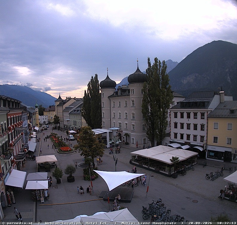 Archiv Foto Webcam Der Marktplatz von Lienz