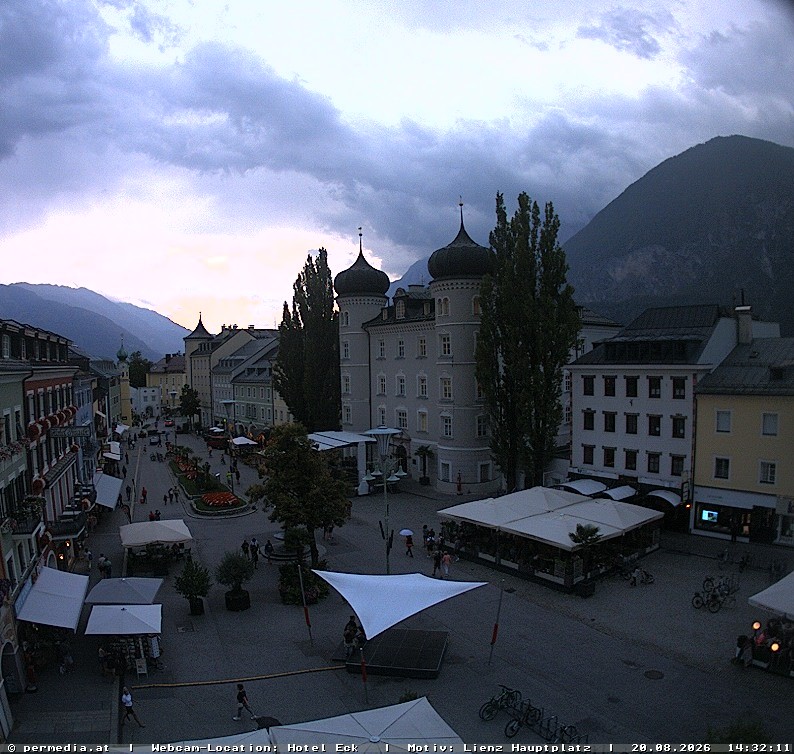 Archiv Foto Webcam Der Marktplatz von Lienz