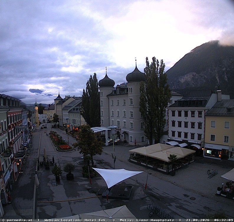 Archiv Foto Webcam Der Marktplatz von Lienz