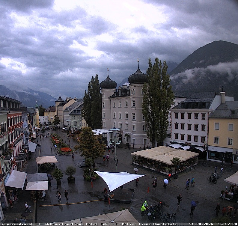Archiv Foto Webcam Der Marktplatz von Lienz
