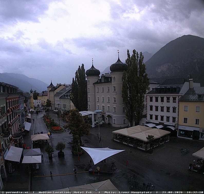 Archiv Foto Webcam Der Marktplatz von Lienz