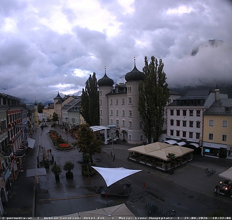 Archiv Foto Webcam Der Marktplatz von Lienz