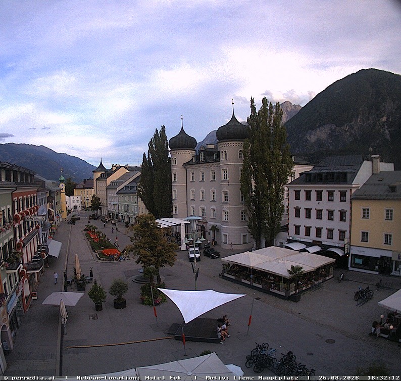 Archiv Foto Webcam Der Marktplatz von Lienz
