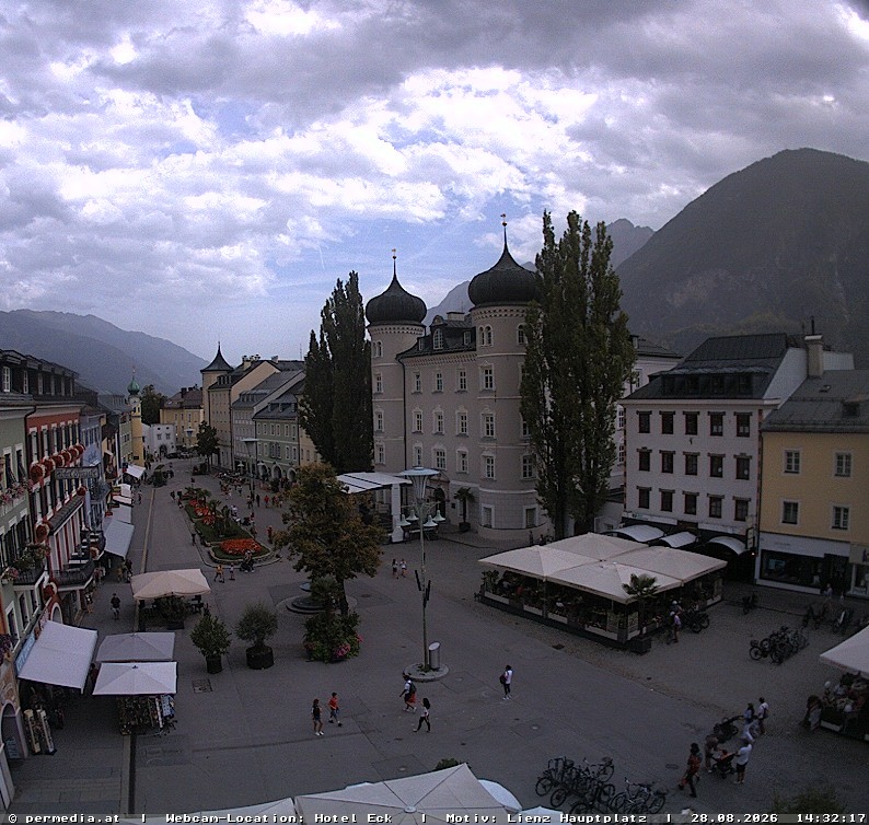 Archiv Foto Webcam Der Marktplatz von Lienz