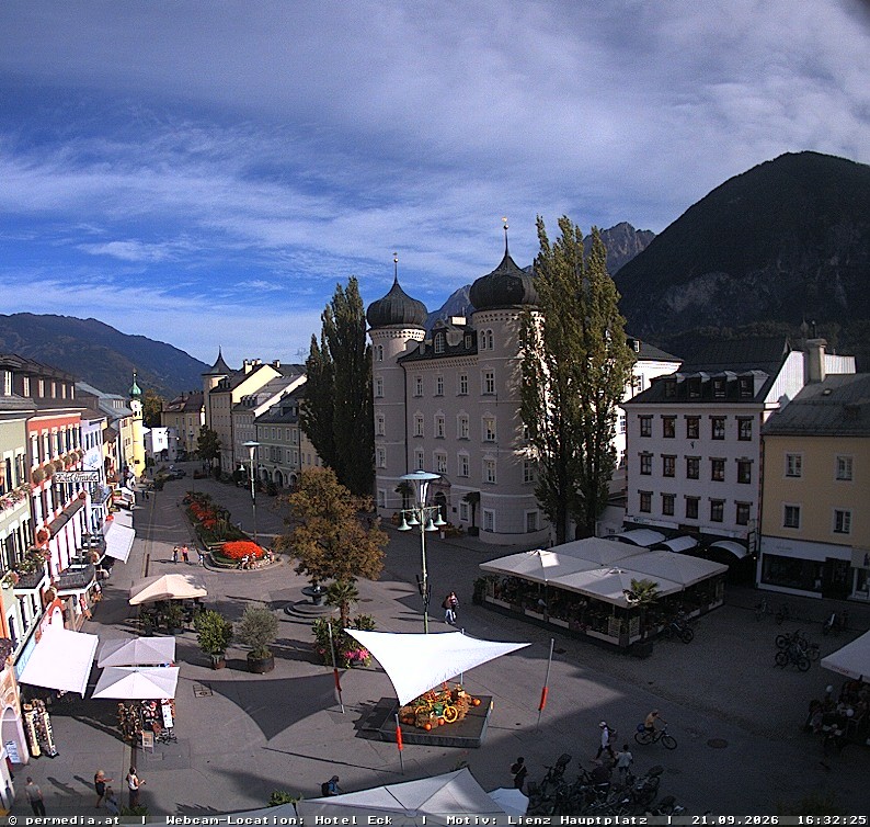 Archiv Foto Webcam Der Marktplatz von Lienz
