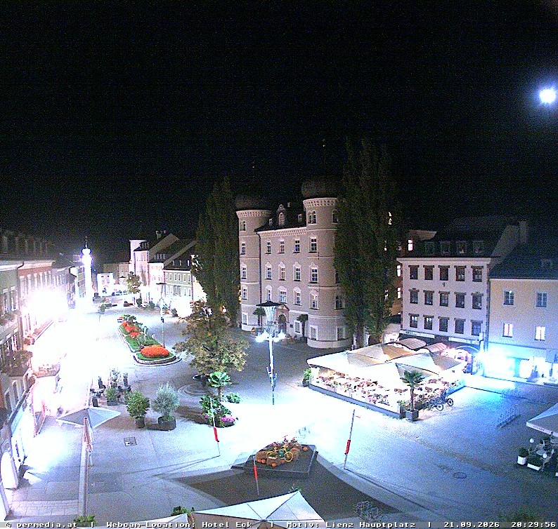 Archiv Foto Webcam Der Marktplatz von Lienz