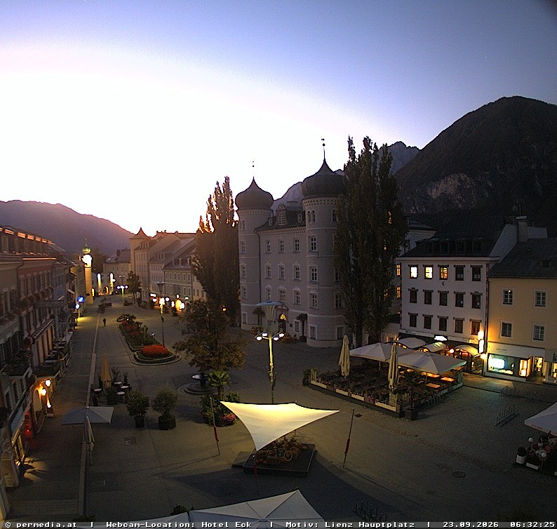 Archiv Foto Webcam Der Marktplatz von Lienz