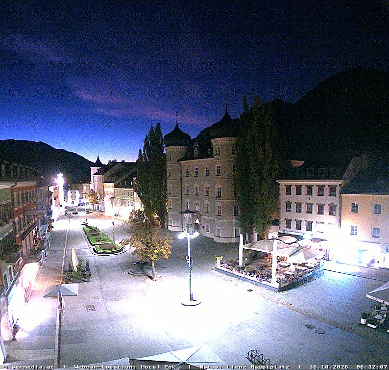 Archiv Foto Webcam Der Marktplatz von Lienz