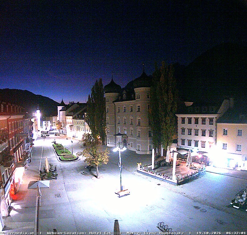 Archiv Foto Webcam Der Marktplatz von Lienz