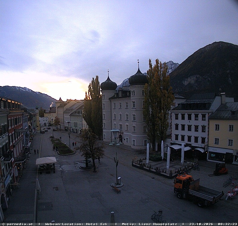 Archiv Foto Webcam Der Marktplatz von Lienz