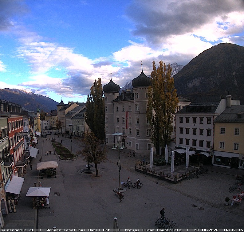 Archiv Foto Webcam Der Marktplatz von Lienz