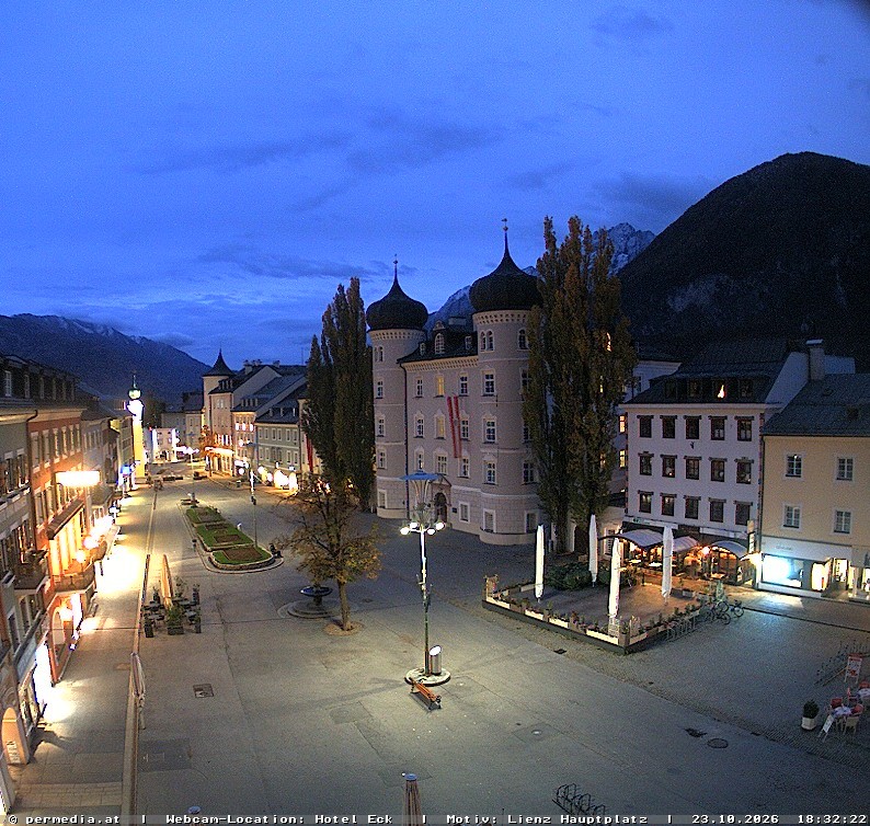 Archiv Foto Webcam Der Marktplatz von Lienz