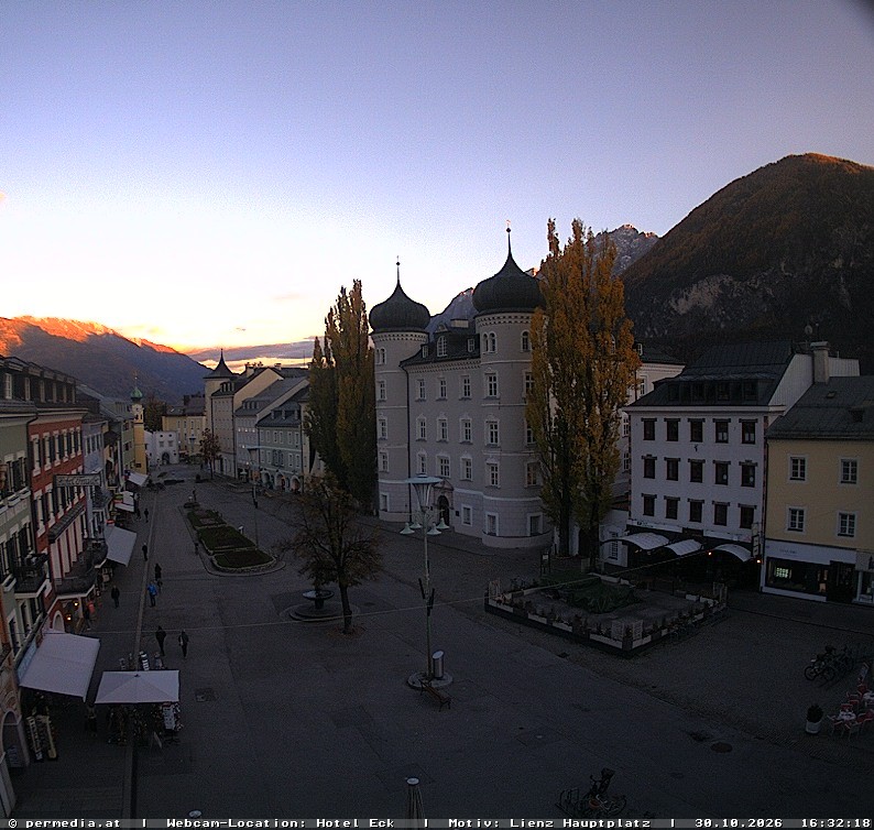Archiv Foto Webcam Der Marktplatz von Lienz
