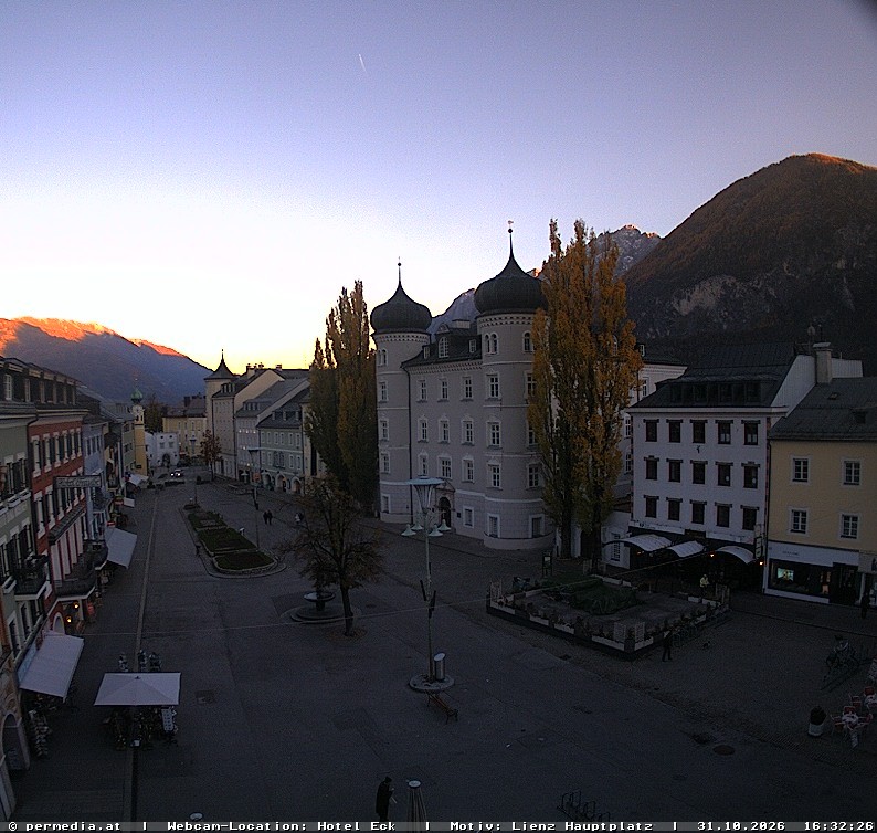 Archiv Foto Webcam Der Marktplatz von Lienz