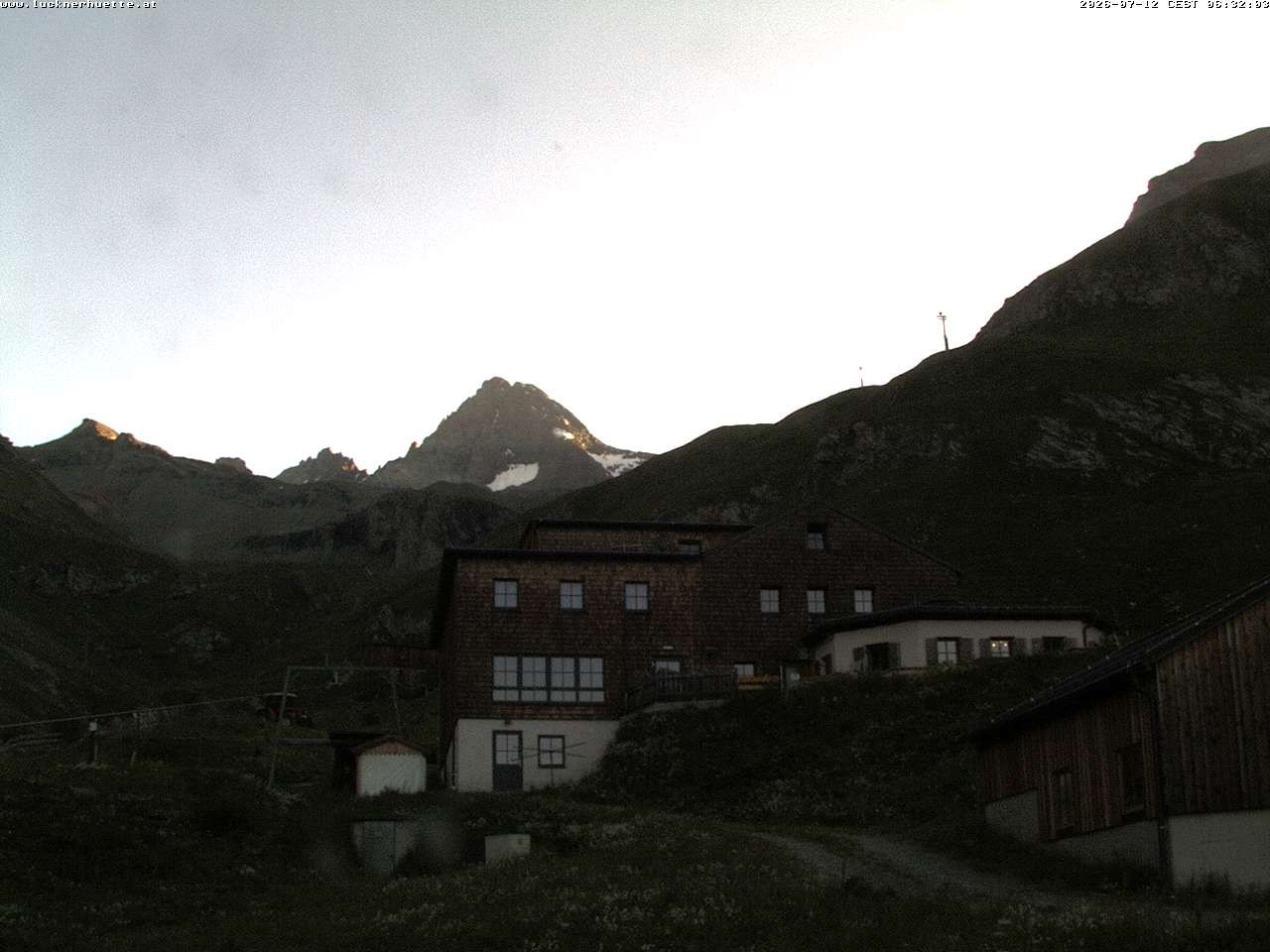 Archived image Webcam Luckner mountain hut at Großglockner