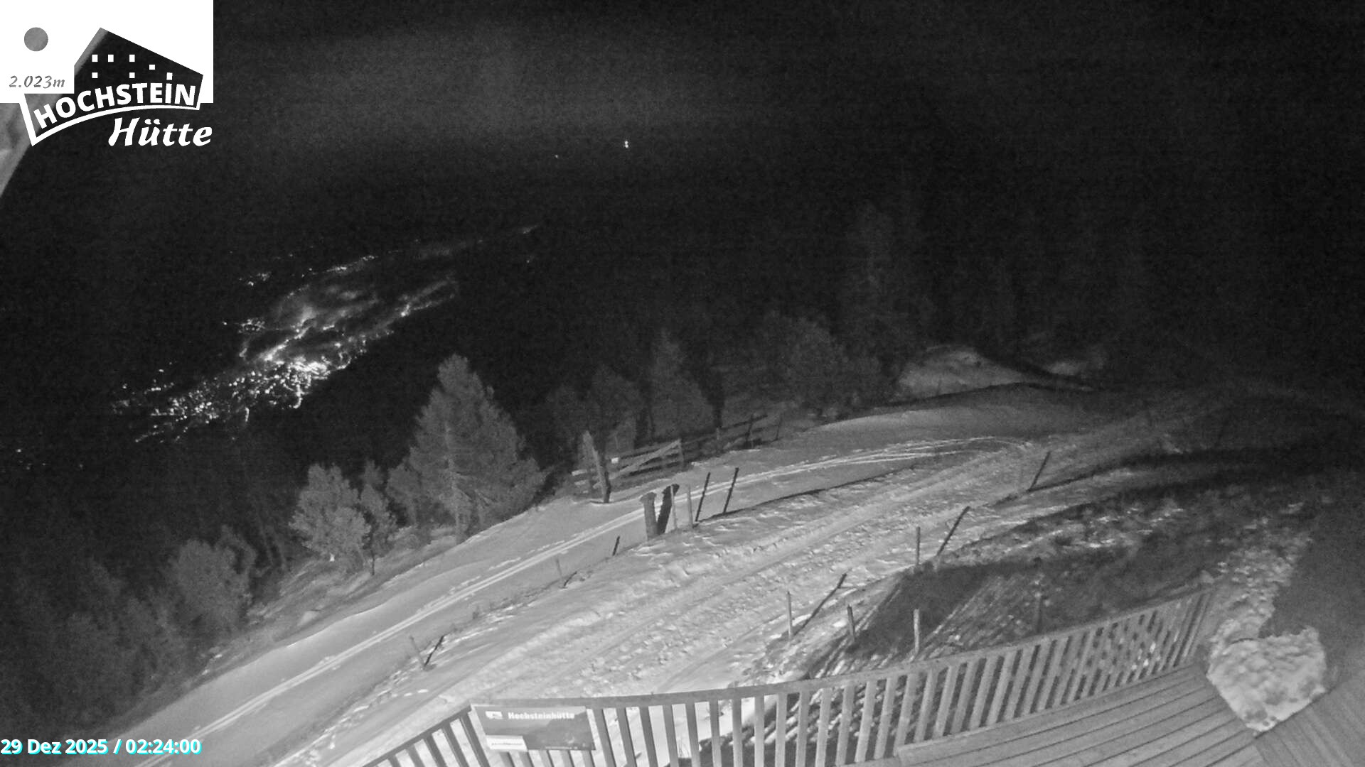 Archiv Foto Webcam Sicht von der Hochsteinhütte auf 2057 Meter