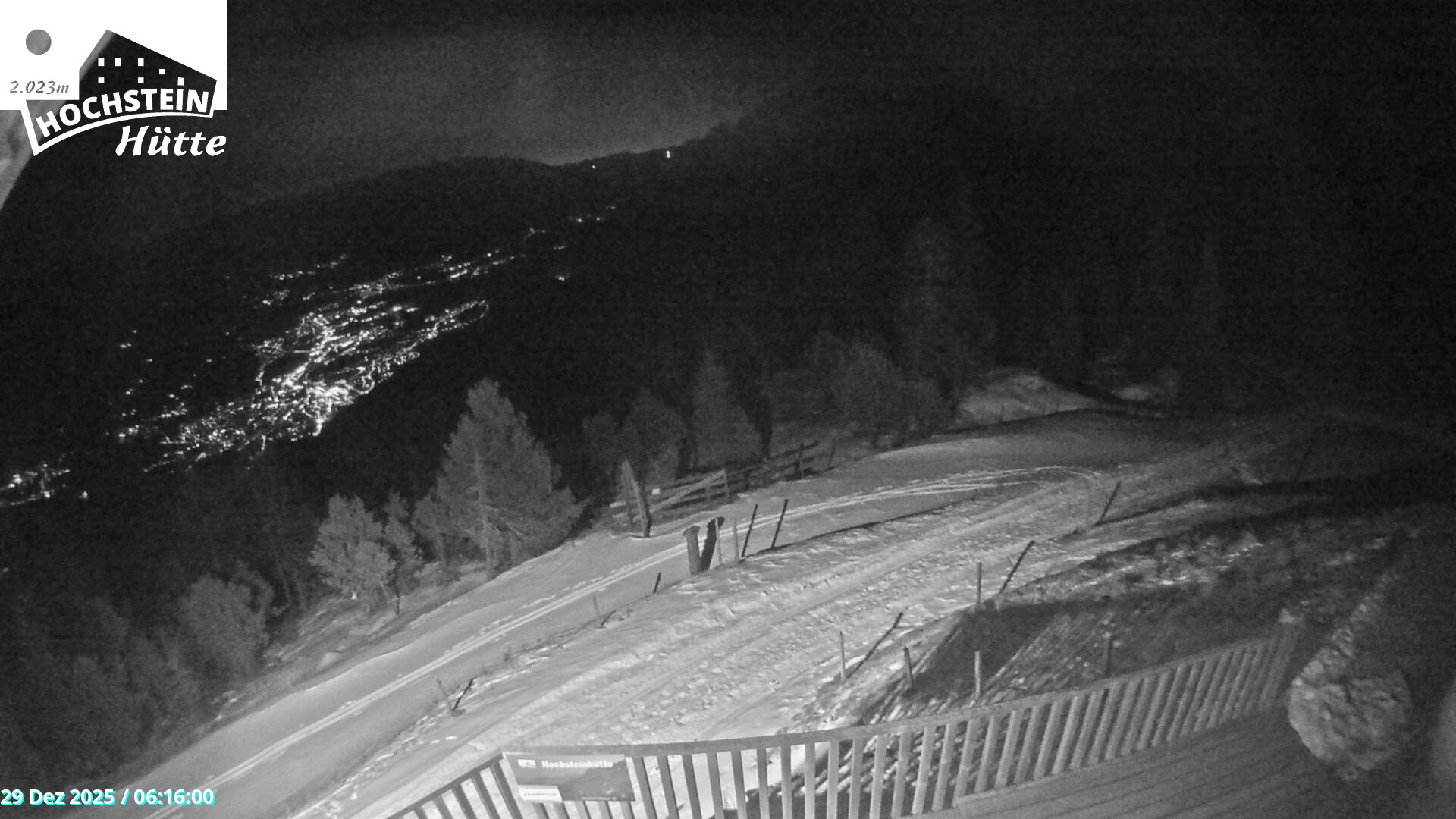 Archiv Foto Webcam Sicht von der Hochsteinhütte auf 2057 Meter