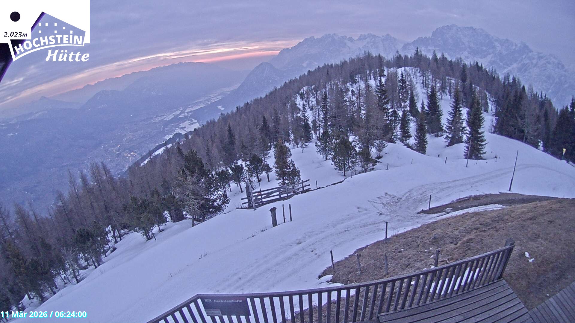Archiv Foto Webcam Sicht von der Hochsteinhütte auf 2057 Meter