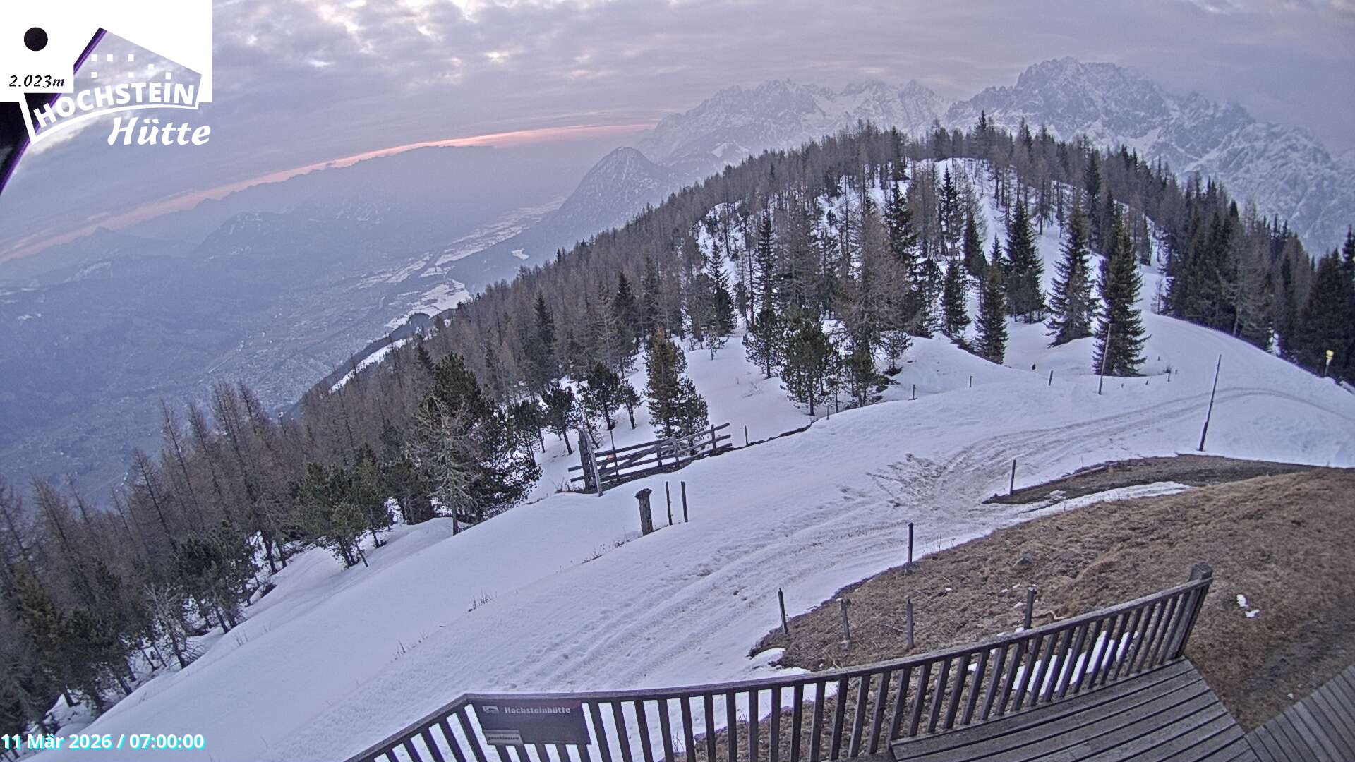 Archiv Foto Webcam Sicht von der Hochsteinhütte auf 2057 Meter