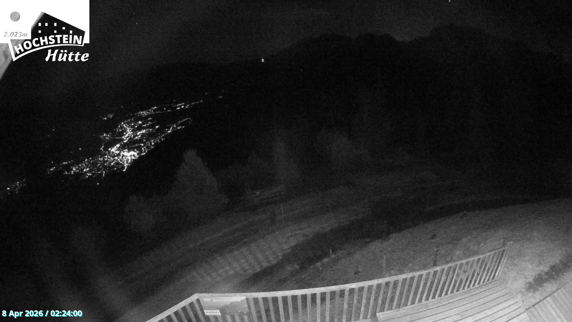 Archiv Foto Webcam Sicht von der Hochsteinhütte auf 2057 Meter